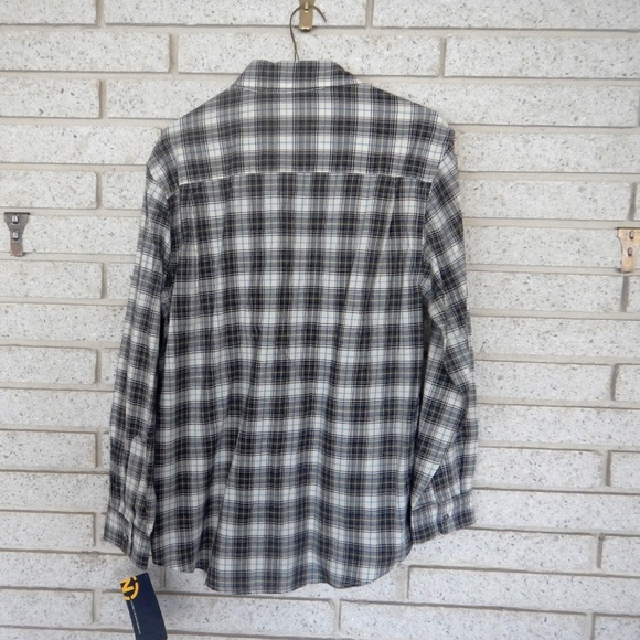 Nautica Button Up Shirt in Hunter Plaid - Picture 3 of 7